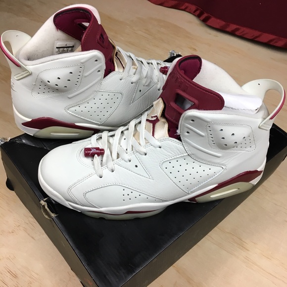 maroon 6s mens